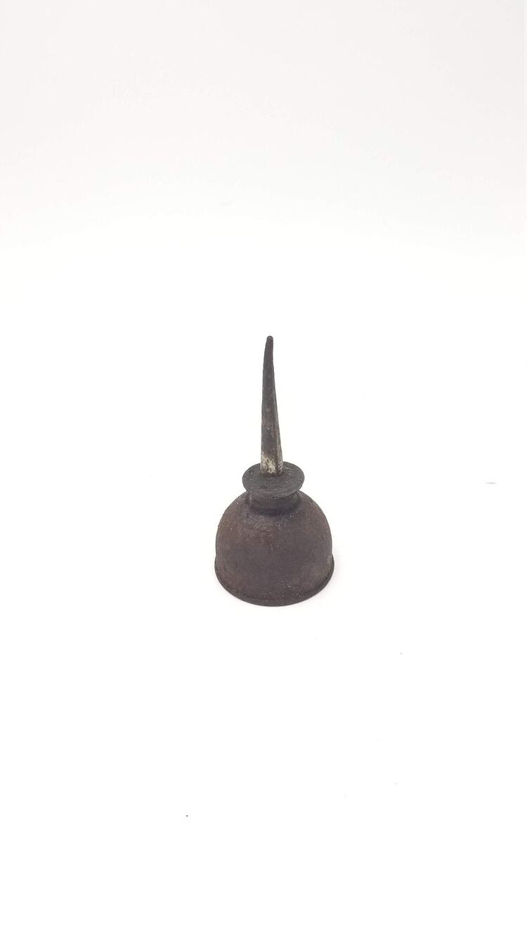 Vintage Mini Thumb Oiler Tin Oil Can 4" Rusty Grungy Farmhouse Primitive Decor